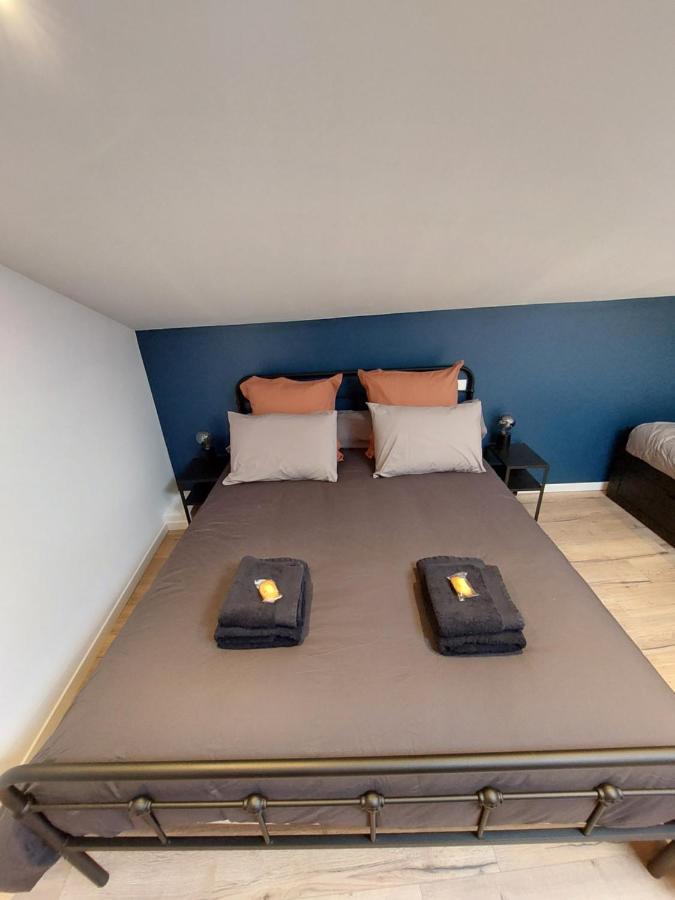 Emilie Une Nuit - 3 Chambres Au 2E Etage - Maison Avec Chats Vandieres  Exterior photo